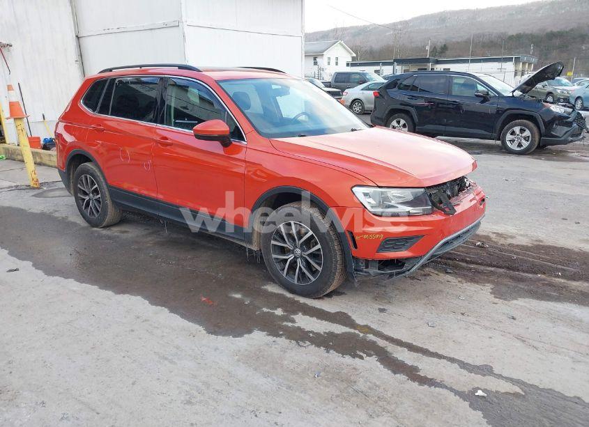 2019 Volkswagen Tiguan 2.0T SE/2.0T SEL/2.0T SEL R-LINE/2.0T SEL R-LINE BLACK (VIN 3VV2B7AX2KM076487) main photo