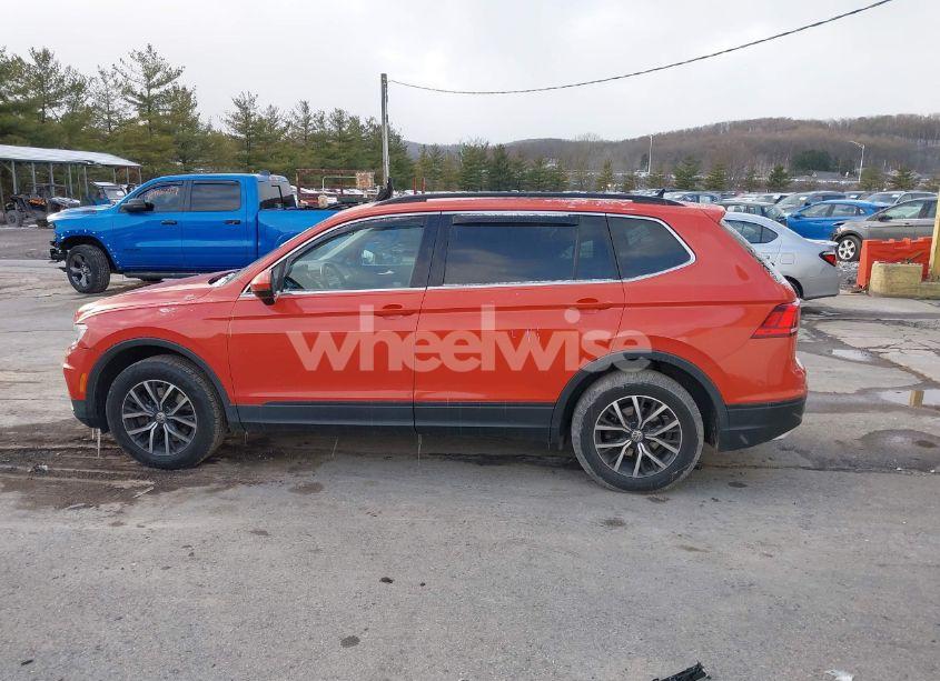 Photo 15 of 2019 Volkswagen Tiguan 2.0T SE/2.0T SEL/2.0T SEL R-LINE/2.0T SEL R-LINE BLACK (VIN 3VV2B7AX2KM076487)