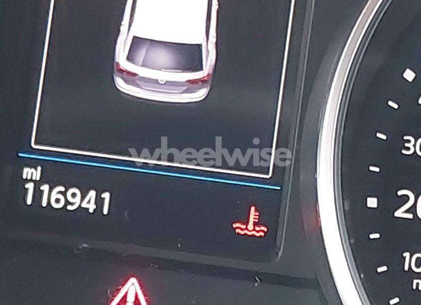 Photo 16 of 2019 Volkswagen Tiguan 2.0T SE/2.0T SEL/2.0T SEL R-LINE/2.0T SEL R-LINE BLACK (VIN 3VV2B7AX2KM076487)