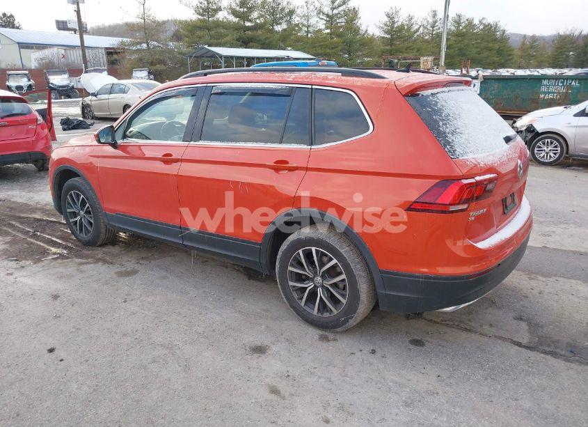 Photo 3 of 2019 Volkswagen Tiguan 2.0T SE/2.0T SEL/2.0T SEL R-LINE/2.0T SEL R-LINE BLACK (VIN 3VV2B7AX2KM076487)
