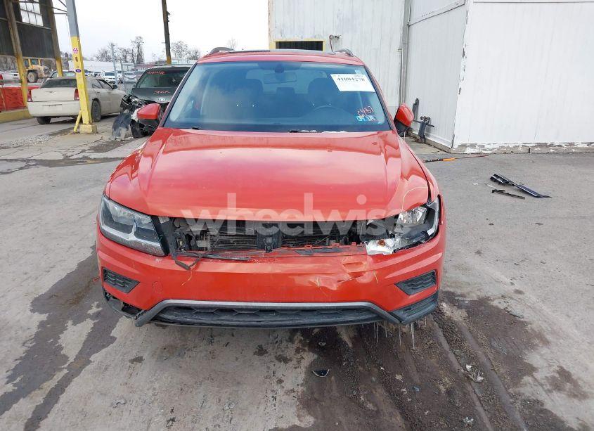 Photo 6 of 2019 Volkswagen Tiguan 2.0T SE/2.0T SEL/2.0T SEL R-LINE/2.0T SEL R-LINE BLACK (VIN 3VV2B7AX2KM076487)