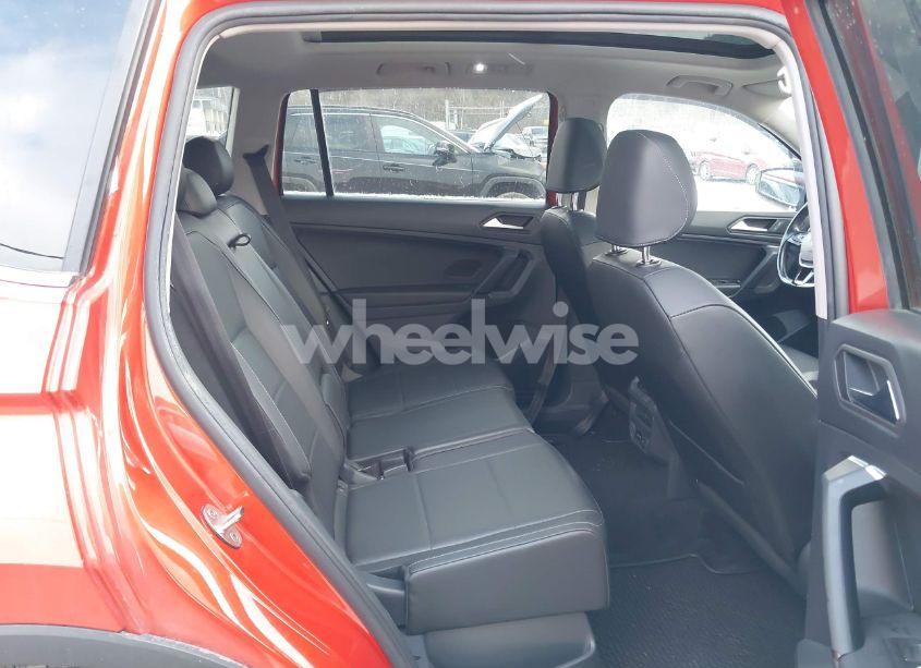 Photo 8 of 2019 Volkswagen Tiguan 2.0T SE/2.0T SEL/2.0T SEL R-LINE/2.0T SEL R-LINE BLACK (VIN 3VV2B7AX2KM076487)