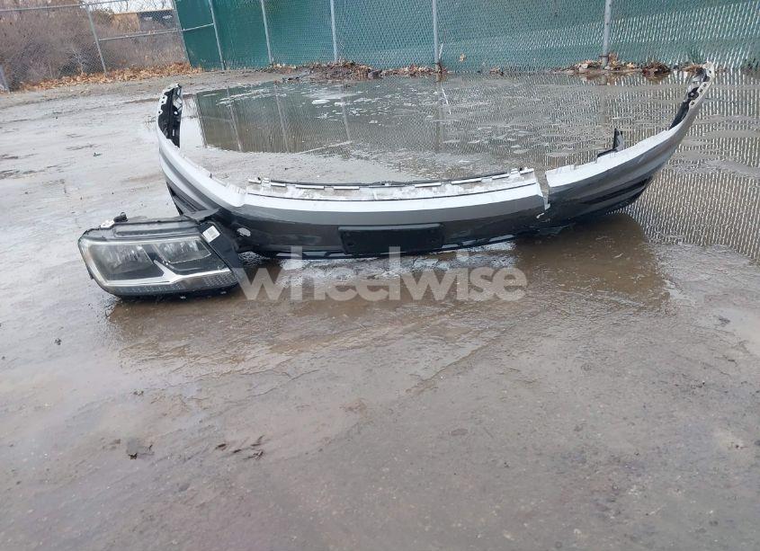 Photo 12 of 2019 Volkswagen Tiguan 2.0T SE/2.0T SEL/2.0T SEL R-LINE/2.0T SEL R-LINE BLACK (VIN 3VV2B7AX2KM106118)