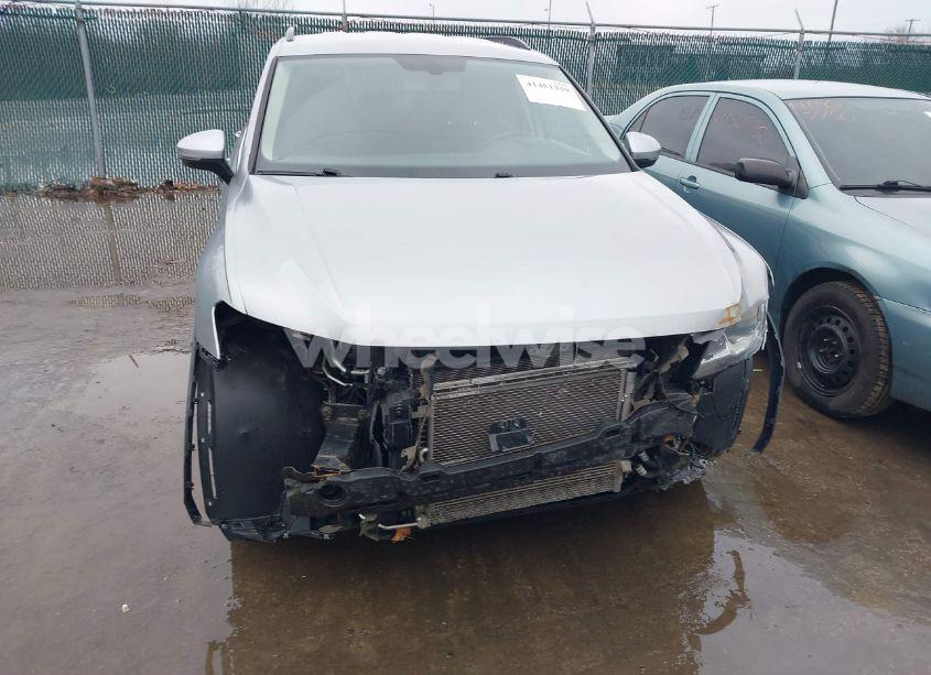 Photo 13 of 2019 Volkswagen Tiguan 2.0T SE/2.0T SEL/2.0T SEL R-LINE/2.0T SEL R-LINE BLACK (VIN 3VV2B7AX2KM106118)