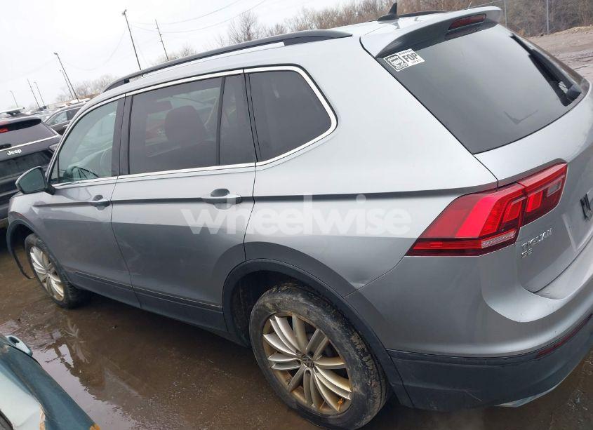 Photo 15 of 2019 Volkswagen Tiguan 2.0T SE/2.0T SEL/2.0T SEL R-LINE/2.0T SEL R-LINE BLACK (VIN 3VV2B7AX2KM106118)