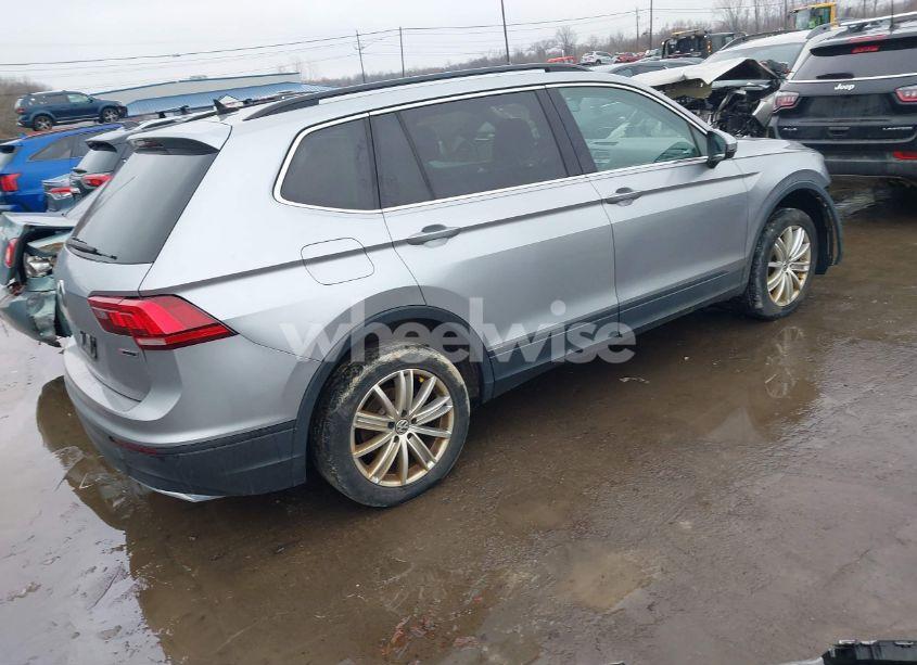 Photo 4 of 2019 Volkswagen Tiguan 2.0T SE/2.0T SEL/2.0T SEL R-LINE/2.0T SEL R-LINE BLACK (VIN 3VV2B7AX2KM106118)