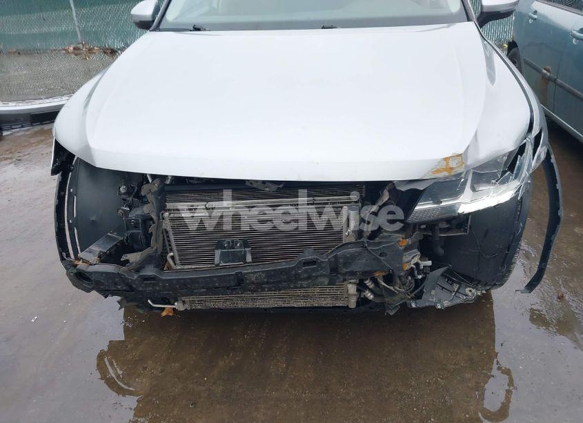 Photo 6 of 2019 Volkswagen Tiguan 2.0T SE/2.0T SEL/2.0T SEL R-LINE/2.0T SEL R-LINE BLACK (VIN 3VV2B7AX2KM106118)