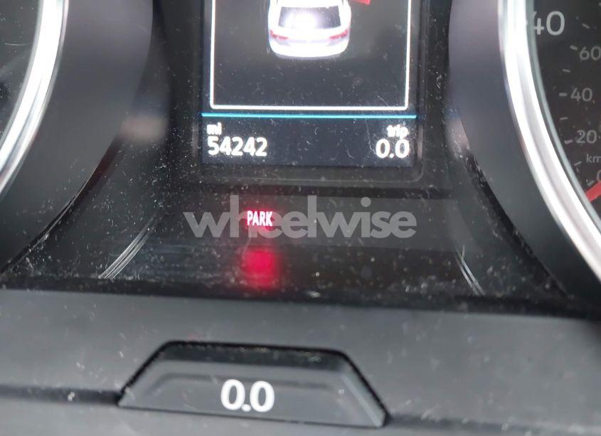 Photo 15 of 2019 Volkswagen Tiguan 2.0T SE/2.0T SEL/2.0T SEL R-LINE/2.0T SEL R-LINE BLACK (VIN 3VV2B7AX2KM108208)