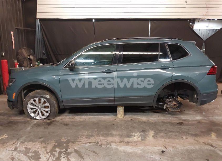 Photo 14 of 2019 Volkswagen Tiguan 2.0T SE/2.0T SEL/2.0T SEL R-LINE/2.0T SEL R-LINE BLACK (VIN 3VV2B7AX2KM108659)