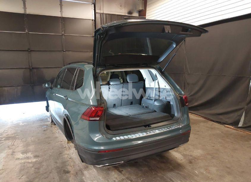 Photo 3 of 2019 Volkswagen Tiguan 2.0T SE/2.0T SEL/2.0T SEL R-LINE/2.0T SEL R-LINE BLACK (VIN 3VV2B7AX2KM108659)