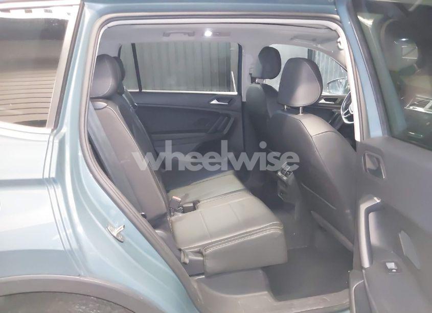 Photo 8 of 2019 Volkswagen Tiguan 2.0T SE/2.0T SEL/2.0T SEL R-LINE/2.0T SEL R-LINE BLACK (VIN 3VV2B7AX2KM108659)