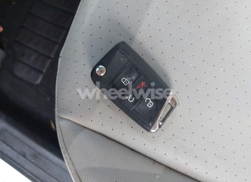 Photo 11 of 2020 Volkswagen Tiguan 2.0T SE/2.0T SE R-LINE BLACK/2.0T SEL (VIN 3VV2B7AX2LM014119)