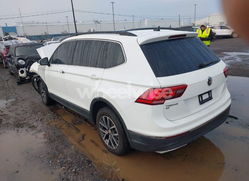 Photo 3 of 2020 Volkswagen Tiguan 2.0T SE/2.0T SE R-LINE BLACK/2.0T SEL (VIN 3VV2B7AX2LM014119)