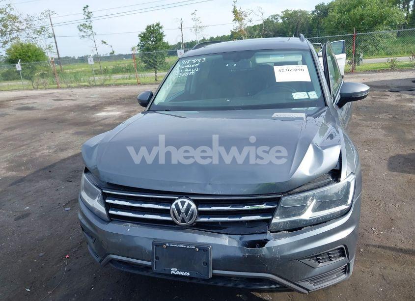 Photo 12 of 2020 Volkswagen Tiguan 2.0T SE/2.0T SE R-LINE BLACK/2.0T SEL (VIN 3VV2B7AX2LM030790)