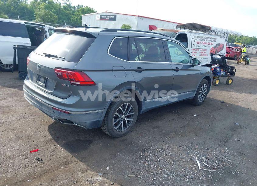 Photo 4 of 2020 Volkswagen Tiguan 2.0T SE/2.0T SE R-LINE BLACK/2.0T SEL (VIN 3VV2B7AX2LM030790)
