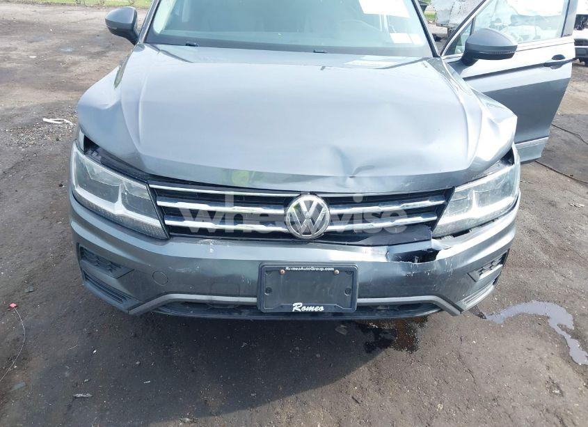 Photo 6 of 2020 Volkswagen Tiguan 2.0T SE/2.0T SE R-LINE BLACK/2.0T SEL (VIN 3VV2B7AX2LM030790)