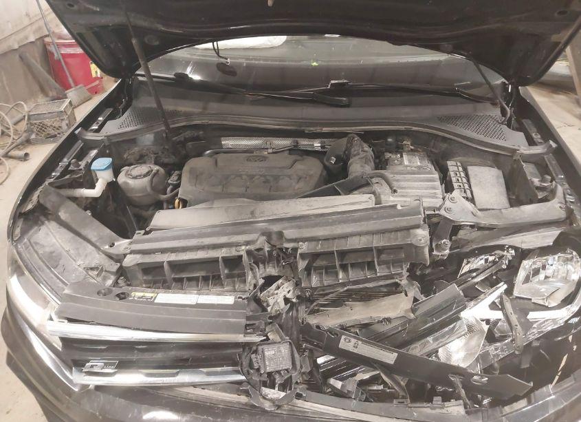Photo 10 of 2020 Volkswagen Tiguan 2.0T SE/2.0T SE R-LINE BLACK/2.0T SEL (VIN 3VV2B7AX2LM117623)