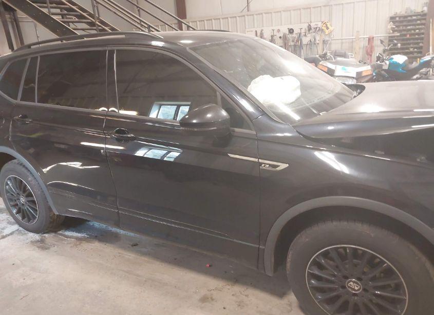 Photo 13 of 2020 Volkswagen Tiguan 2.0T SE/2.0T SE R-LINE BLACK/2.0T SEL (VIN 3VV2B7AX2LM117623)