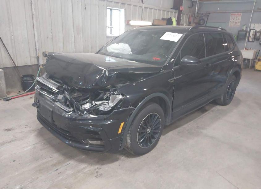Photo 2 of 2020 Volkswagen Tiguan 2.0T SE/2.0T SE R-LINE BLACK/2.0T SEL (VIN 3VV2B7AX2LM117623)