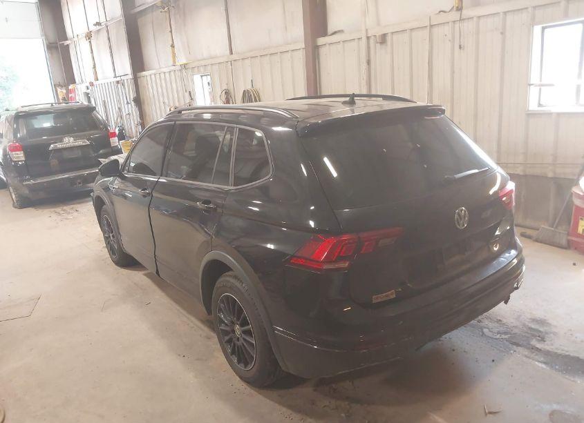 Photo 3 of 2020 Volkswagen Tiguan 2.0T SE/2.0T SE R-LINE BLACK/2.0T SEL (VIN 3VV2B7AX2LM117623)