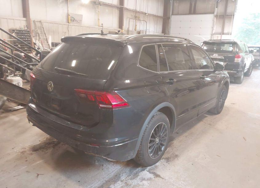 Photo 4 of 2020 Volkswagen Tiguan 2.0T SE/2.0T SE R-LINE BLACK/2.0T SEL (VIN 3VV2B7AX2LM117623)
