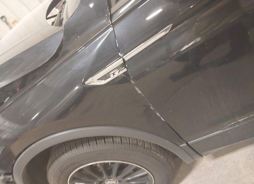 Photo 6 of 2020 Volkswagen Tiguan 2.0T SE/2.0T SE R-LINE BLACK/2.0T SEL (VIN 3VV2B7AX2LM117623)