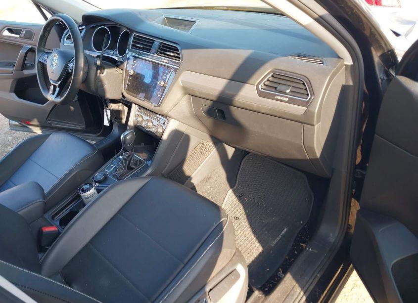 Photo 5 of 2021 Volkswagen Tiguan 2.0T SE/2.0T SE R-LINE BLACK/2.0T SEL (VIN 3VV2B7AX2MM012212)