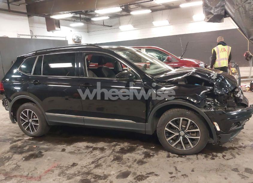 Photo 13 of 2021 Volkswagen Tiguan 2.0T SE/2.0T SE R-LINE BLACK/2.0T SEL (VIN 3VV2B7AX2MM015496)