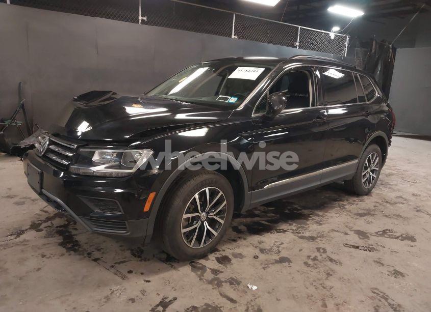 Photo 2 of 2021 Volkswagen Tiguan 2.0T SE/2.0T SE R-LINE BLACK/2.0T SEL (VIN 3VV2B7AX2MM015496)