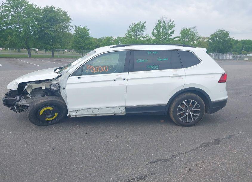 Photo 14 of 2021 Volkswagen Tiguan 2.0T SE/2.0T SE R-LINE BLACK/2.0T SEL (VIN 3VV2B7AX2MM064052)