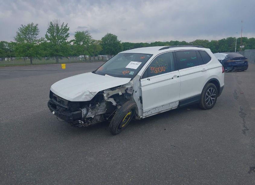 Photo 2 of 2021 Volkswagen Tiguan 2.0T SE/2.0T SE R-LINE BLACK/2.0T SEL (VIN 3VV2B7AX2MM064052)
