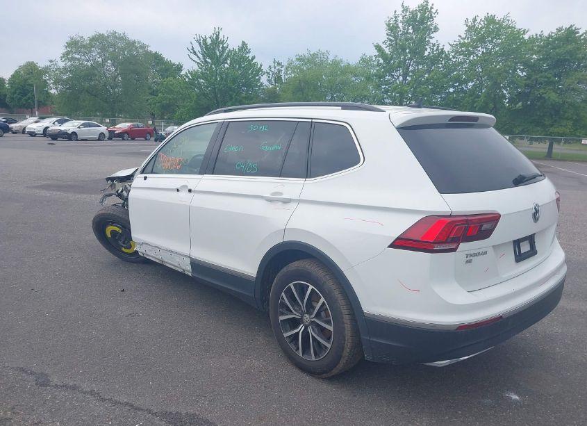 Photo 3 of 2021 Volkswagen Tiguan 2.0T SE/2.0T SE R-LINE BLACK/2.0T SEL (VIN 3VV2B7AX2MM064052)