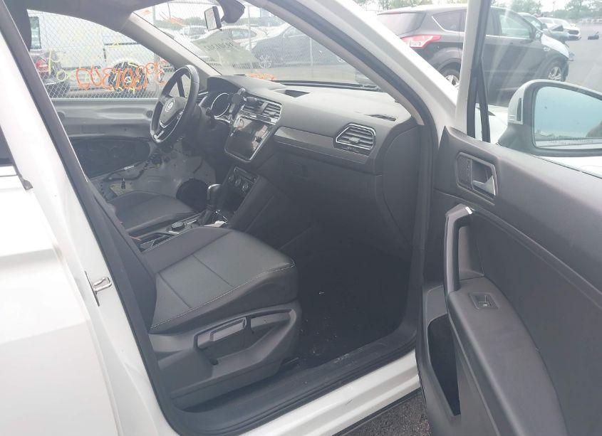 Photo 5 of 2021 Volkswagen Tiguan 2.0T SE/2.0T SE R-LINE BLACK/2.0T SEL (VIN 3VV2B7AX2MM064052)