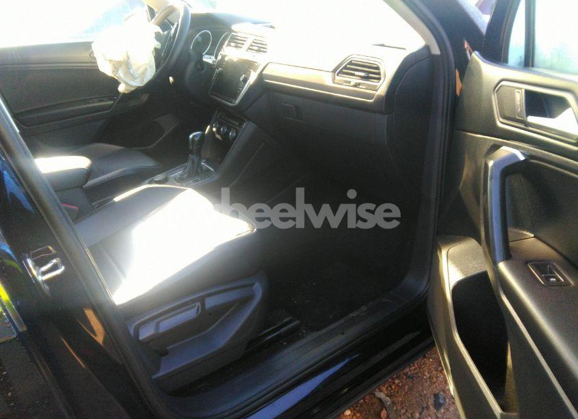 Photo 5 of 2021 Volkswagen Tiguan 2.0T SE/2.0T SE R-LINE BLACK/2.0T SEL (VIN 3VV2B7AX2MM078856)