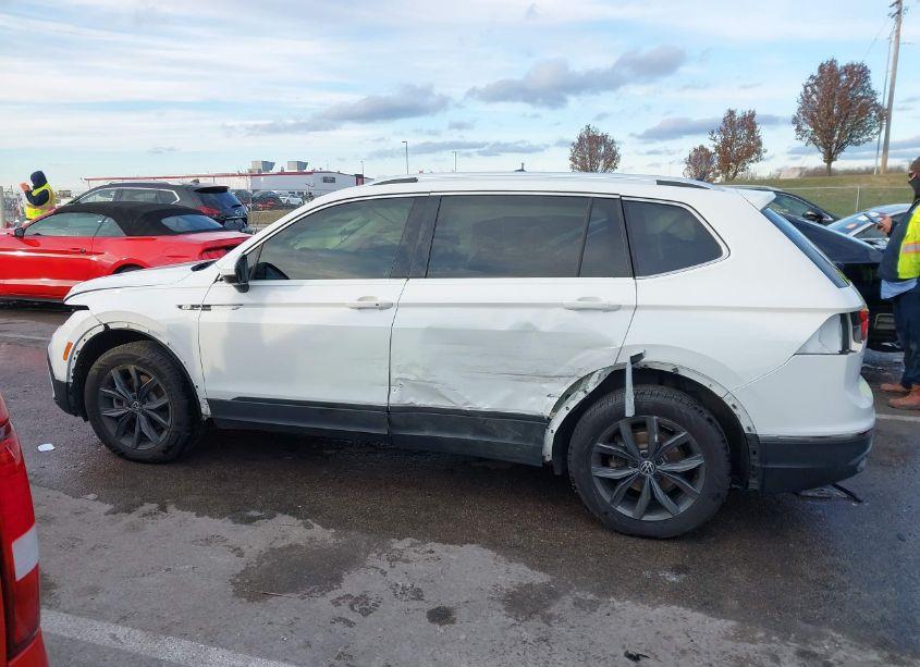 Photo 14 of 2022 Volkswagen Tiguan 2.0T SE (VIN 3VV2B7AX2NM123540)