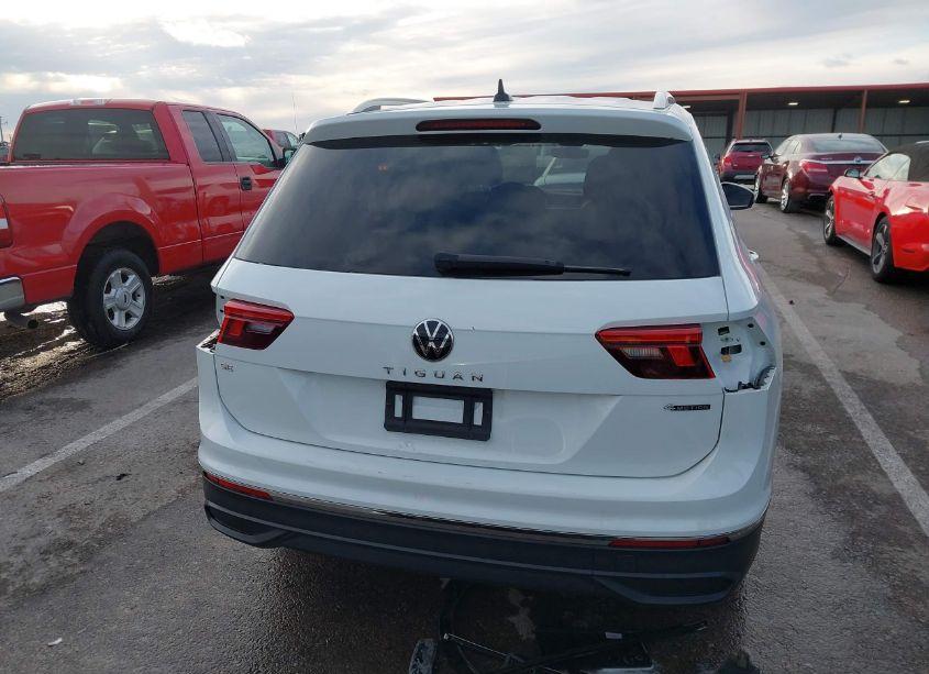 Photo 16 of 2022 Volkswagen Tiguan 2.0T SE (VIN 3VV2B7AX2NM123540)
