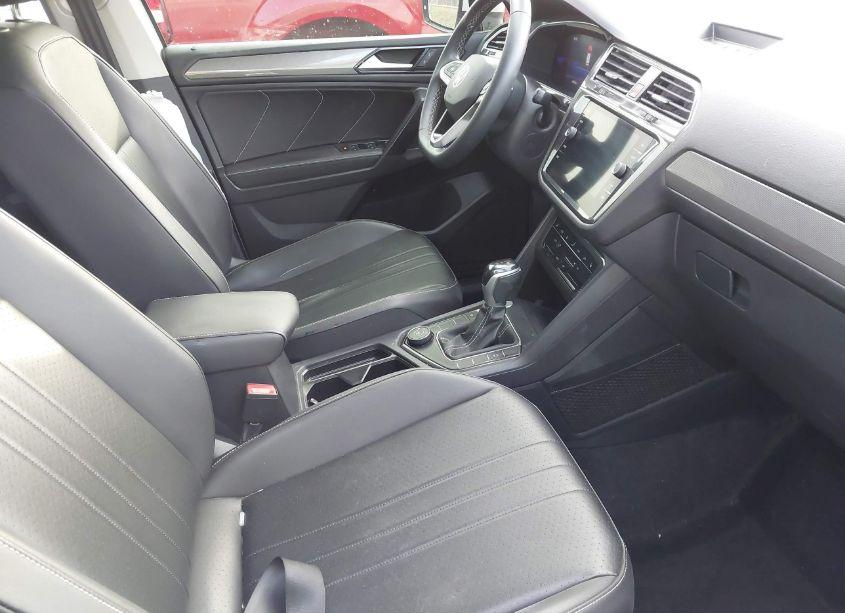 Photo 5 of 2022 Volkswagen Tiguan 2.0T SE (VIN 3VV2B7AX2NM123540)
