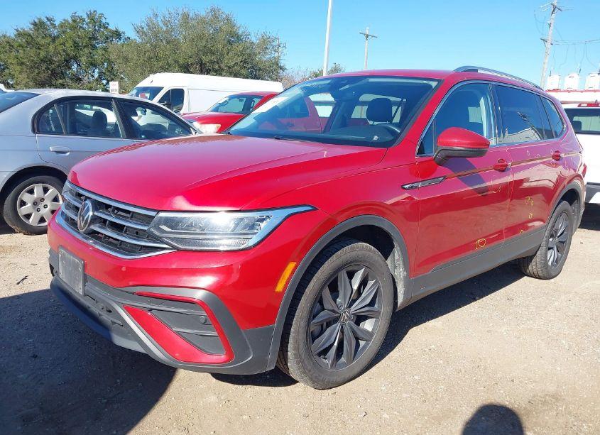Photo 2 of 2022 Volkswagen Tiguan 2.0T SE (VIN 3VV2B7AX2NM168798)
