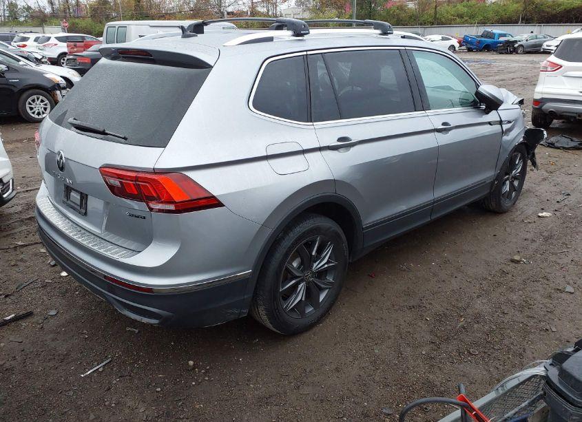Photo 4 of 2024 Volkswagen Tiguan 2.0T SE/WOLFSBURG EDITION (VIN 3VV2B7AX2RM006305)