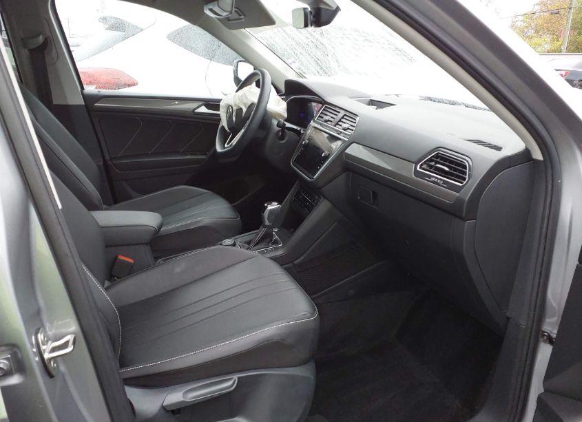 Photo 5 of 2024 Volkswagen Tiguan 2.0T SE/WOLFSBURG EDITION (VIN 3VV2B7AX2RM006305)