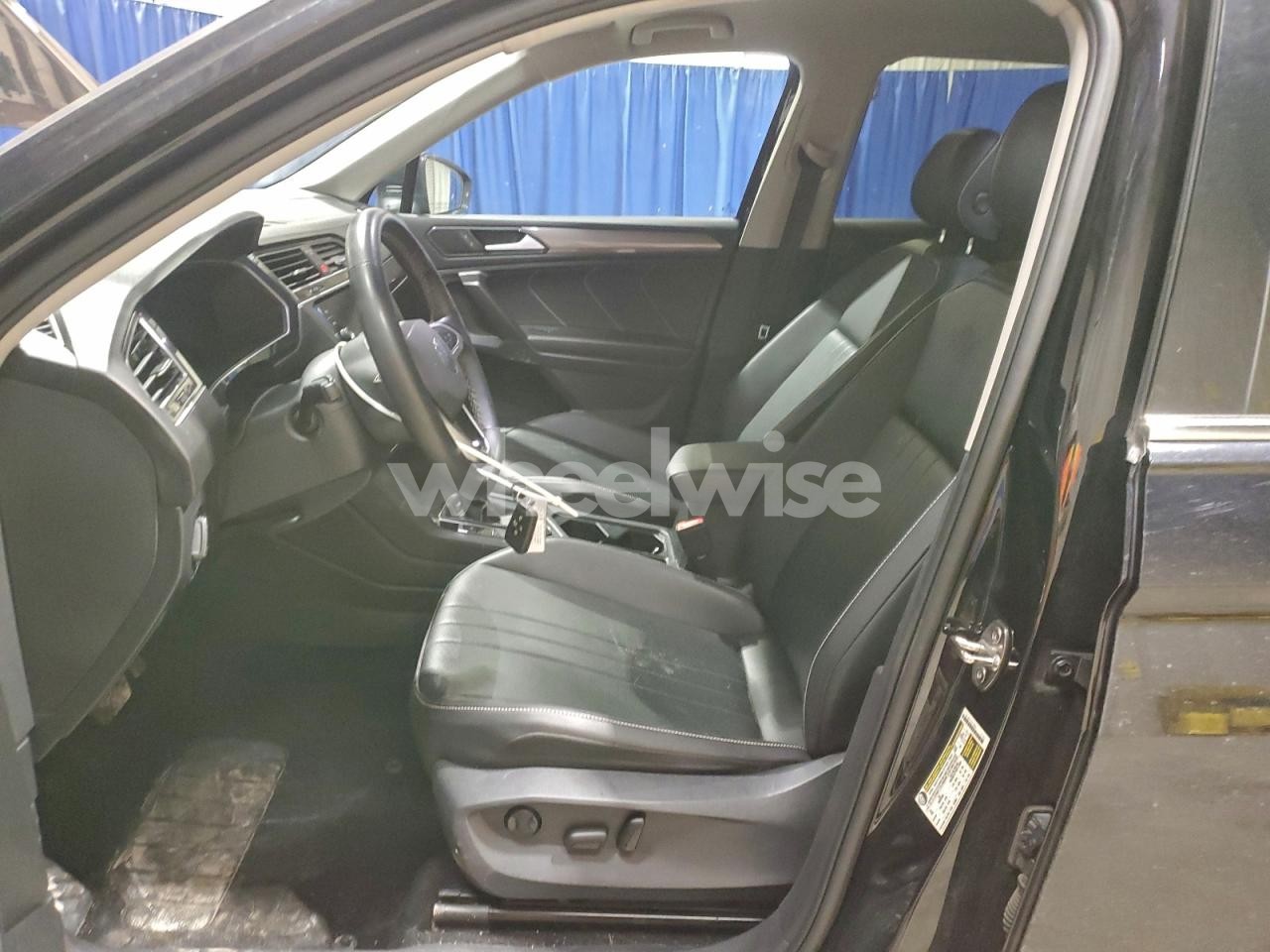 Photo 7 of 2024 VOLKSWAGEN TIGUAN SE (VIN 3VV2B7AX2RM045282)
