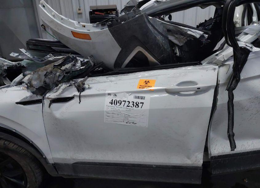 Photo 5 of 2024 Volkswagen Tiguan 2.0T SE/WOLFSBURG EDITION (VIN 3VV2B7AX2RM132034)