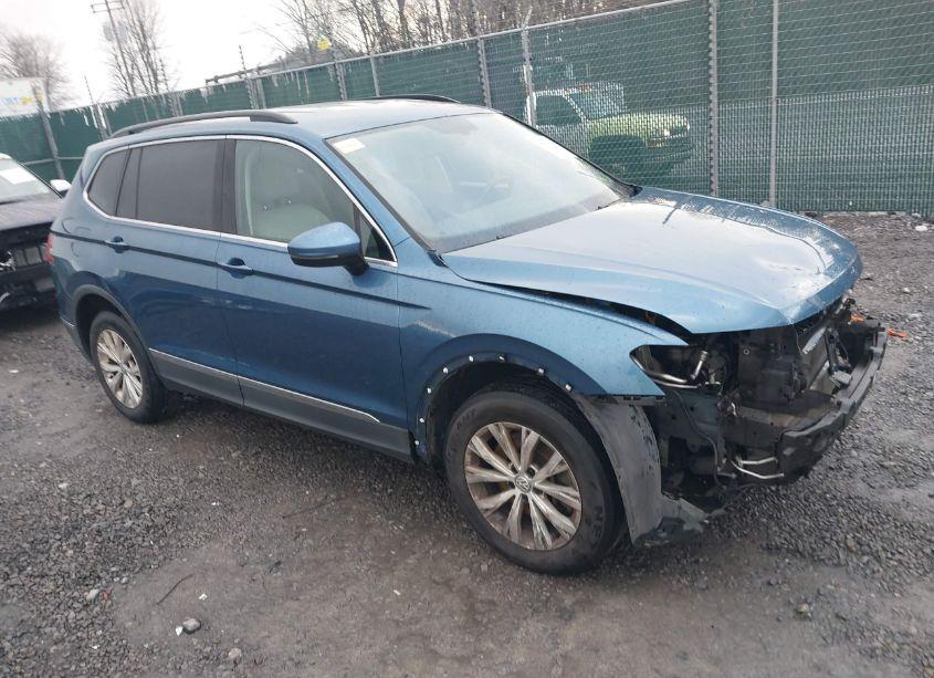 2018 Volkswagen Tiguan 2.0T SE/2.0T SEL (VIN 3VV2B7AX3JM037874) main photo