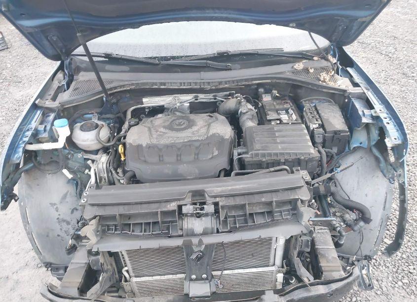 Photo 10 of 2018 Volkswagen Tiguan 2.0T SE/2.0T SEL (VIN 3VV2B7AX3JM037874)