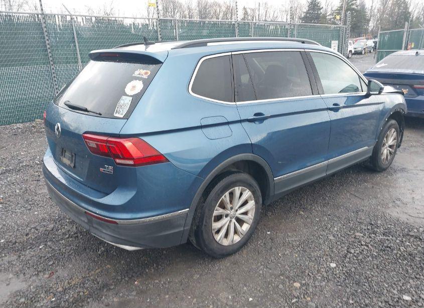 Photo 4 of 2018 Volkswagen Tiguan 2.0T SE/2.0T SEL (VIN 3VV2B7AX3JM037874)