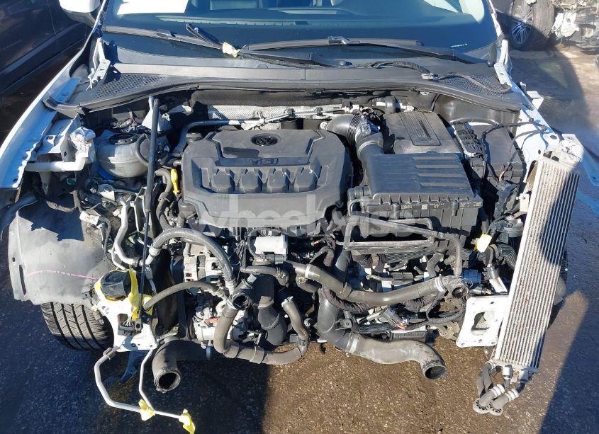 Photo 10 of 2018 Volkswagen Tiguan 2.0T SE/2.0T SEL (VIN 3VV2B7AX3JM072219)