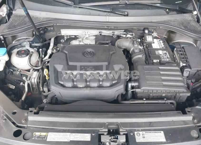 Photo 10 of 2018 Volkswagen Tiguan 2.0T SE/2.0T SEL (VIN 3VV2B7AX3JM133326)