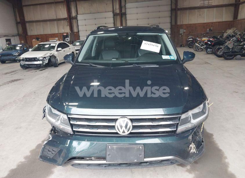 Photo 12 of 2018 Volkswagen Tiguan 2.0T SE/2.0T SEL (VIN 3VV2B7AX3JM133326)