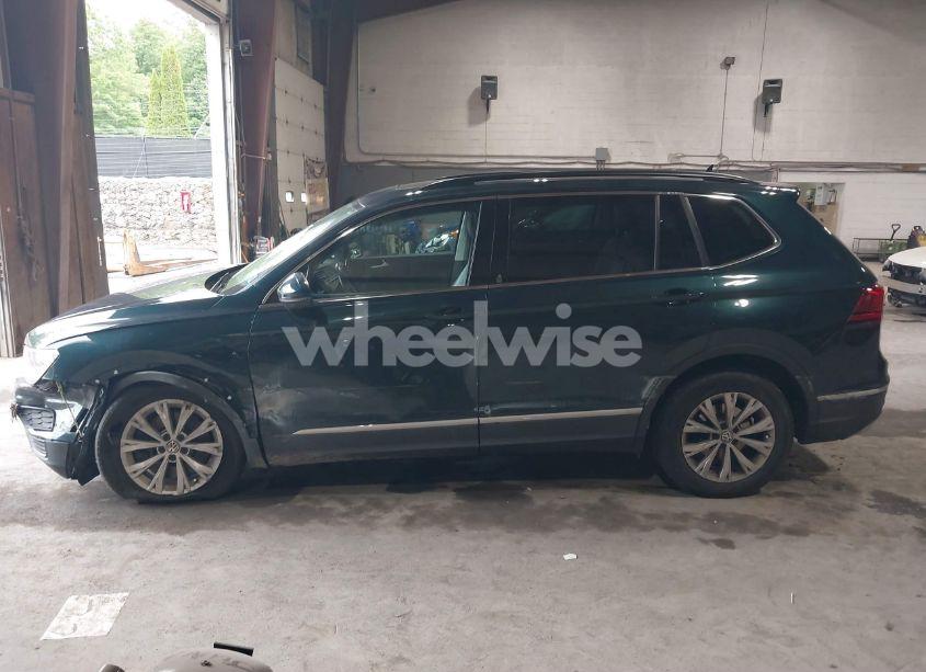 Photo 14 of 2018 Volkswagen Tiguan 2.0T SE/2.0T SEL (VIN 3VV2B7AX3JM133326)