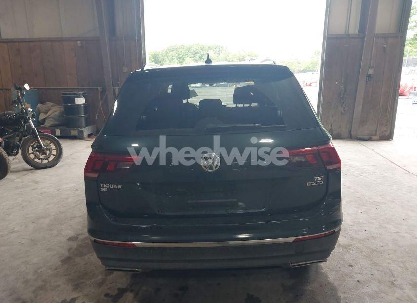 Photo 16 of 2018 Volkswagen Tiguan 2.0T SE/2.0T SEL (VIN 3VV2B7AX3JM133326)